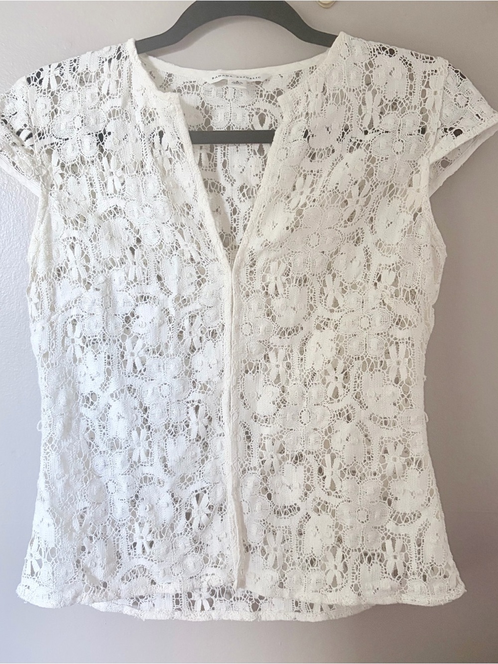VINTAGE 2004 Banana Republic White Floral Lace Top Cap Sleeve Boho Coquette S